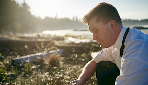 Cheff Barr Harvesting Sea Arugula